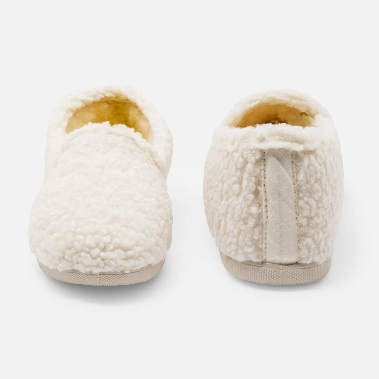 girl_sherpa_slippers_2.webp Jacadi Slippers | Canvas Shoes | Girl sherpa slippers