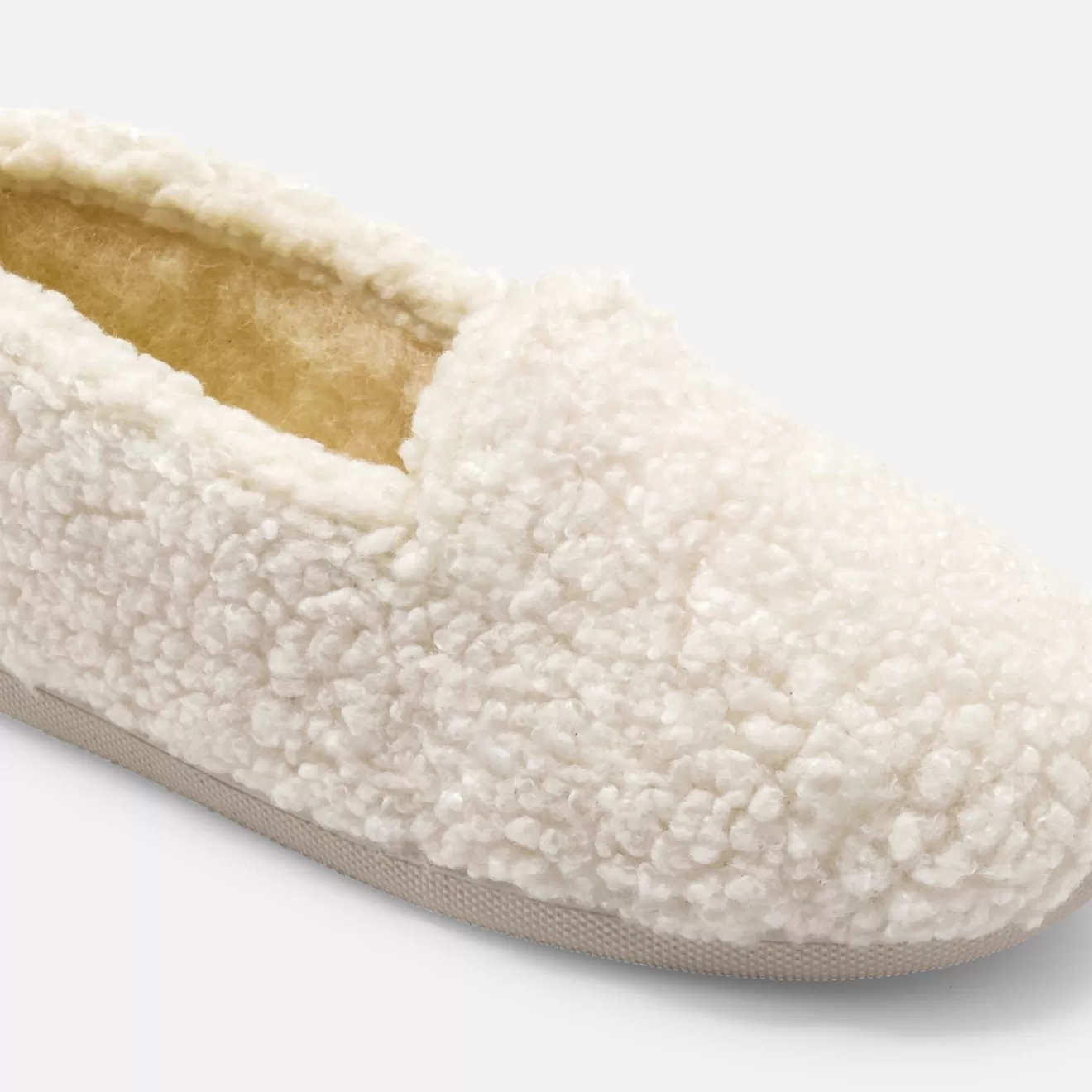 girl_sherpa_slippers_5.webp Jacadi Slippers | Canvas Shoes | Girl sherpa slippers
